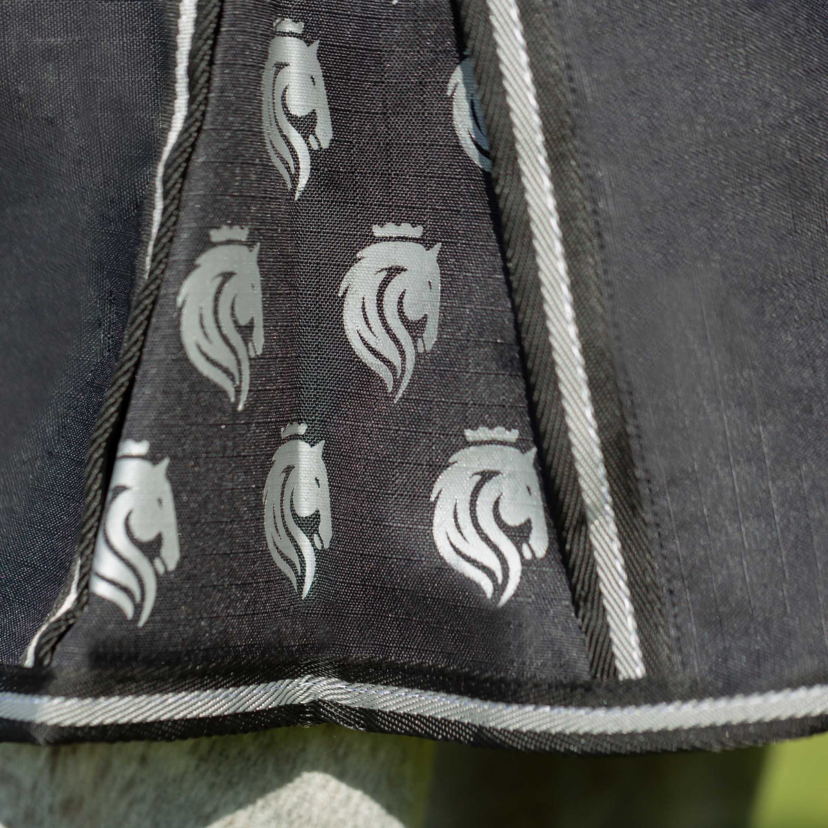 Equinavia Norse Mid Weight Turnout Blanket 200g image #7