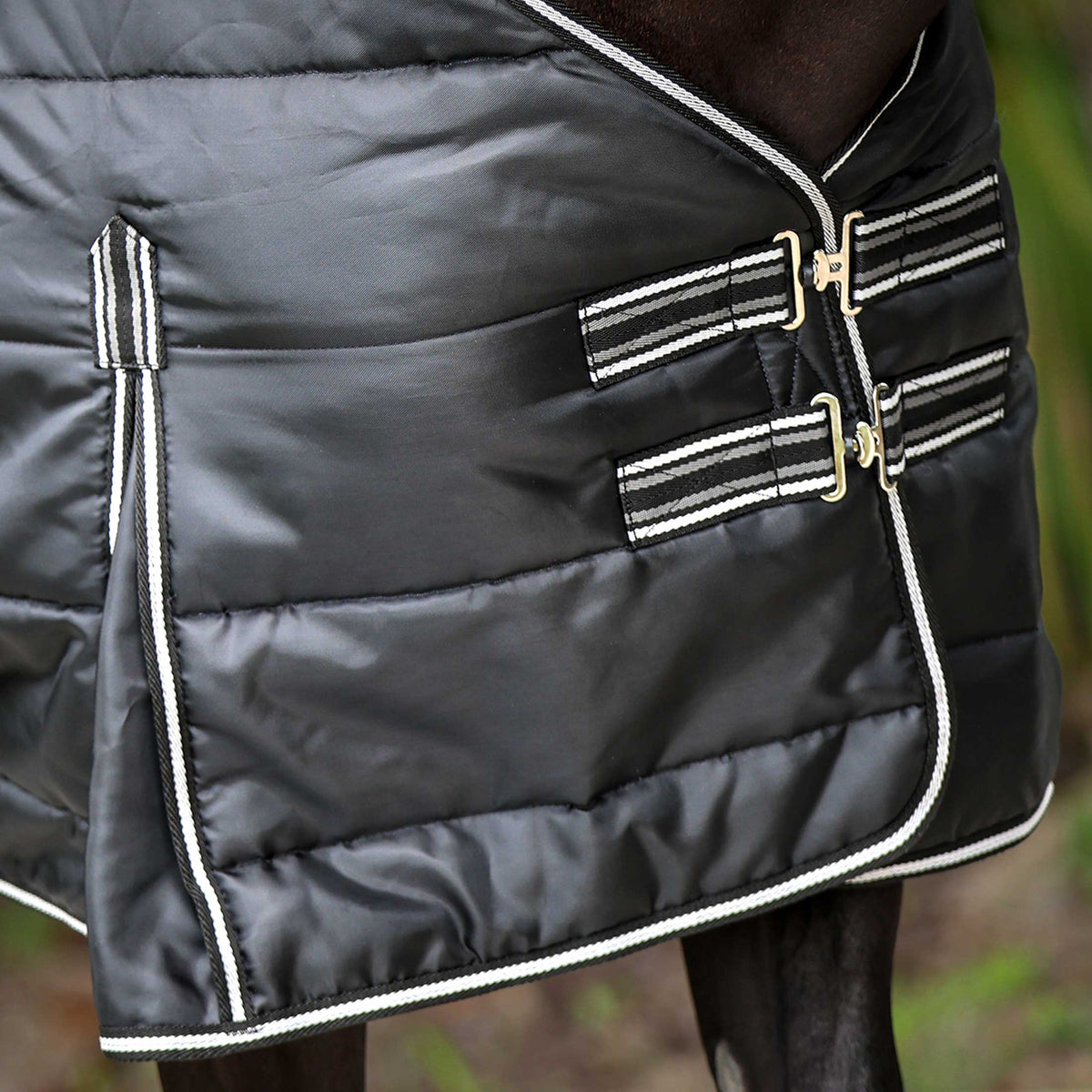 Equinavia Norse Gusseted Stable Blanket 200g image #2