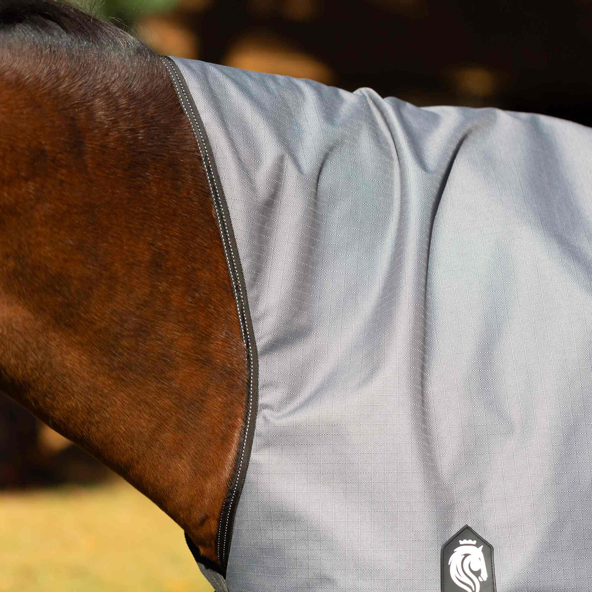 Equinavia Arktis Extended Neck Mid Weight Turnout Blanket 200g image #2